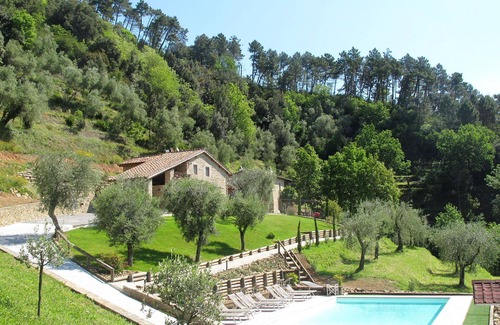 Pescaglia Villa | Beautiful apartment in villa for 6 guests with A/C, WIFI, pool, TV, terrace and pets allowed