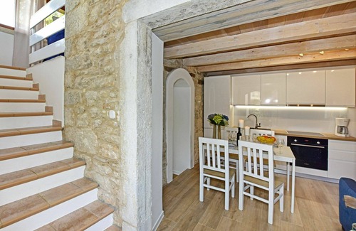 Kastelir House | Beautiful apartment in villa for 4 people with WIFI, pool, A/C, TV and terrace