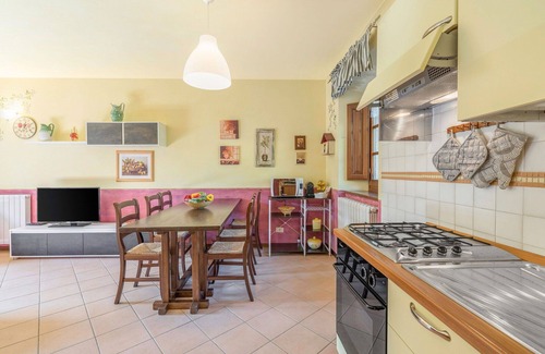 Cutigliano Apartment | Beautiful apartment for 4 guests with WIFI, pool, TV and pets allowed
