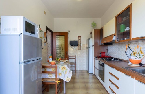 Laigueglia Apartment | Beautiful apartment for 6 people with A/C, WIFI, terrace, pets allowed and panoramic view
