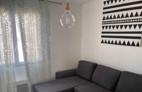 Aimargues Apartment | BEAUTIFUL APARTMENT QUIET CORNER 300 M FROM THE SHOPS