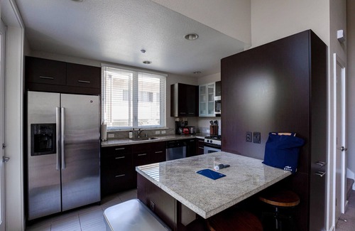 Midtown Apartment | Beautiful Apartment