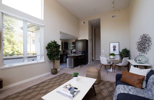 Midtown Apartment | Beautiful Apartment