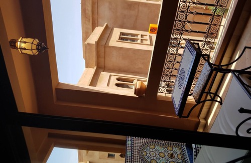 Targa Apartment | Beautiful apartment with 3 facades and greenery, well-appointed secure with a swimming pool