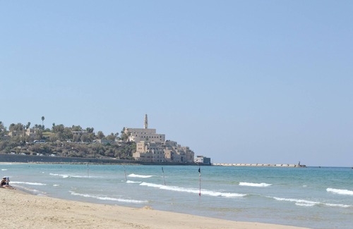 Kerem HaTeimanim Apartment | Beautiful Apt by the Beach - 2BDR- TL38