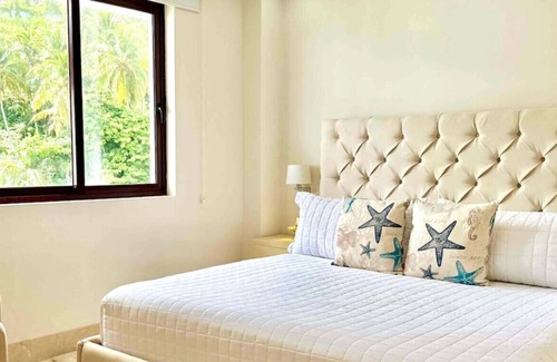 Samana Apartment | Beautiful Apt, King Bed, Pool, Rooftop Terrace, Spectacular Bay View.