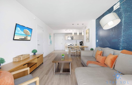 Hallandale Beach Apartment | Beautiful Apt w/Private Balcony + Gym + Pool
