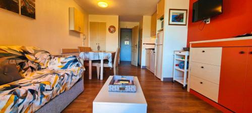 Agay Apartment | Beautiful apt with AC and swimming pool