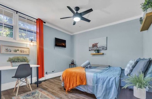 East Point House | Beautiful Atlanta 4BR House w/ Pool!