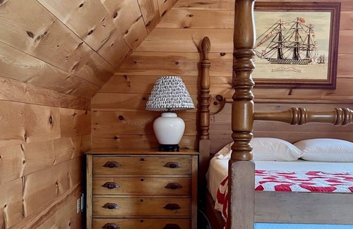 Brooklin Apartment | Beautiful barn apartment walking distance to downtown Brooklin