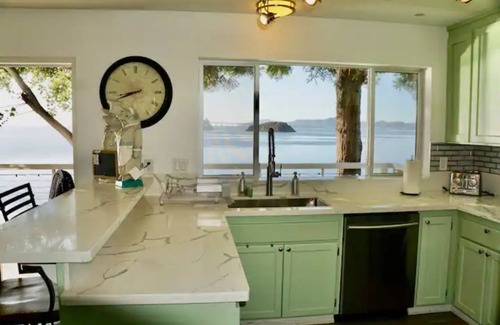 San Rafael House | BEAUTIFUL BAYSIDE HOME 3 bed 2 bath 15 Min to GG Bridge