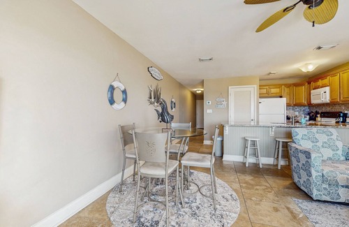Fort Walton Beach Condo | Beautiful beachfront condo w/million-dollar views, shared pool, beach access