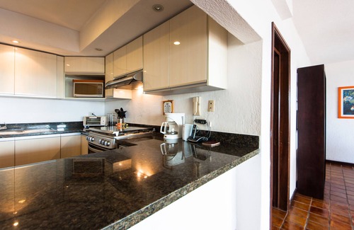 South Shore Hotel Area Condo | BEAUTIFUL BEACHFRONT CONDO 3BD
