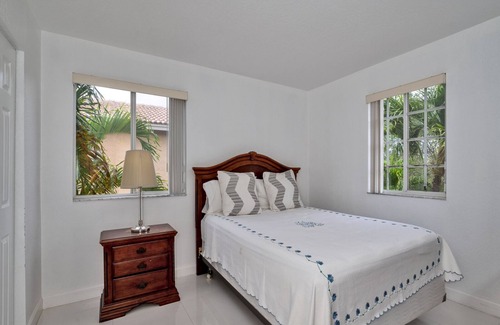 Miramar Bed & Breakfast | Beautiful Bedroom Prestigios Silver Fall Miramar, 10 min to Hard Rock Stadium