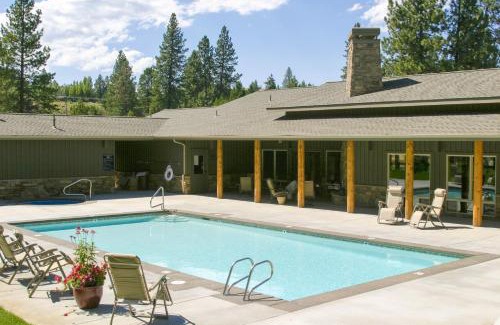 RiverWild House | Beautiful Bend Retreat - Meredith Lodging