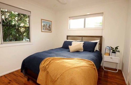 Buderim House | Beautiful big home with a pool
