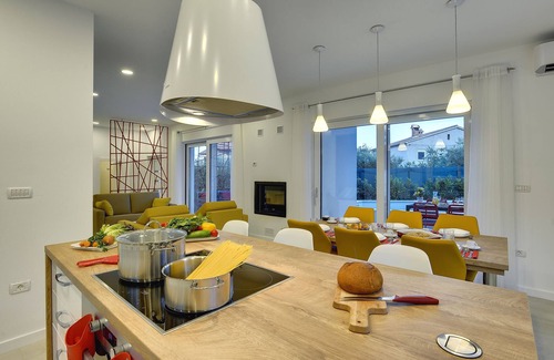 Pula House | Beautiful brand new villa * with heated swimming pool, summer kitchen, WiFi, grill