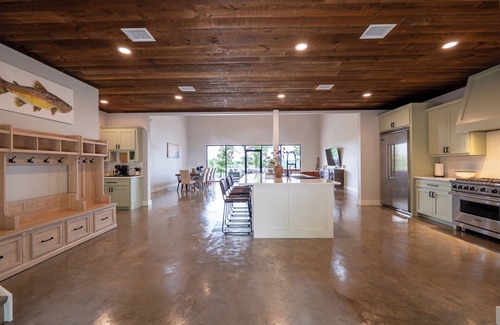Bull Shoals House | Beautiful Bull Shoals Home Overlooking the White River