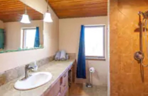 Edmond Cabin | Beautiful Cabin 3 miles from Lazy E