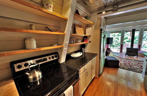 Dalton Ranch Cabin | Beautiful Cabin in the Woods, 3 Miles to Ski, Private Hot Tub, Pet Friendly