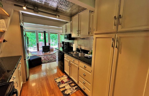 Dalton Ranch Cabin | Beautiful Cabin in the Woods, 3 Miles to Ski, Private Hot Tub, Pet Friendly