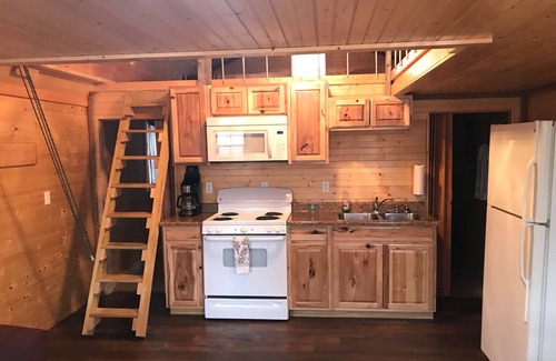 Waynesville Cabin | Beautiful Cabin Sleeps 8
