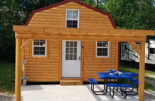 Waynesville Cabin | Beautiful Cabin Sleeps 8
