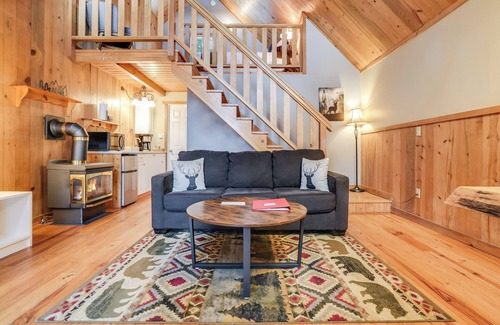 Trout Lake Cabin | Beautiful Cabin With Partial Views of Mt. Adams