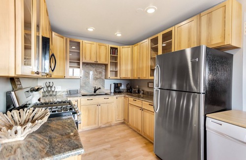 Castle Rock House | BEAUTIFUL CASTLE ROCK HOME WITH BREATHTAKING MOUNTAIN VIEWS !