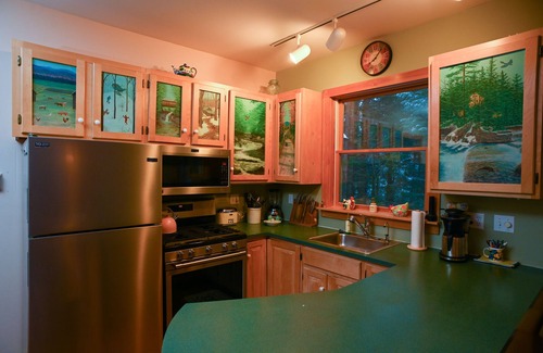 Jay Ski Chalet | Beautiful Cedar Chalet Overlooking Jay Branch