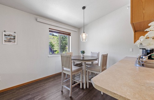 Rapid City Condo | Beautiful, Centrally Located Condo with Wifi and AC