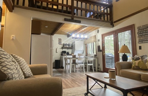 Hamlin Ski Chalet | BEAUTIFUL CHALET IN THE HIDEOUT mins away from the marina
