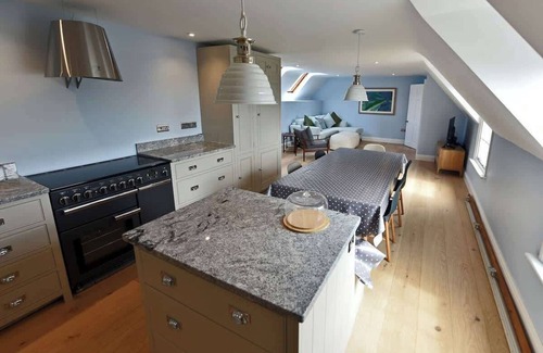 Perranuthnoe House | Beautiful Churchtown House Annex
