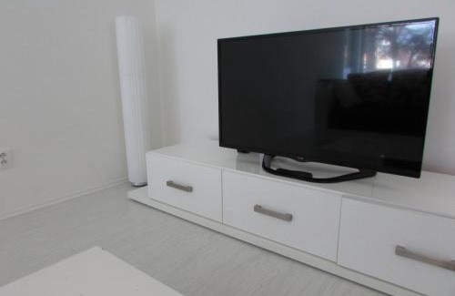Martin Apartment | Beautiful city center Apartment with private parking