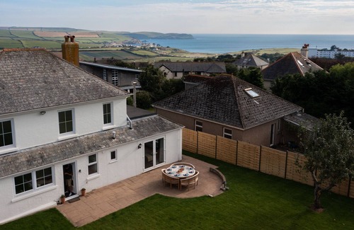 Thurlestone House | Beautiful Coastal House, 10 min walk to the beaches & SW Coast Path