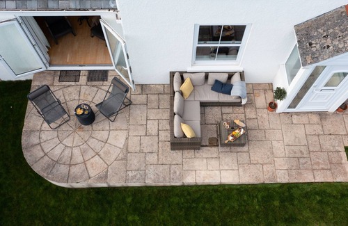 Thurlestone House | Beautiful Coastal House, 10 min walk to the beaches & SW Coast Path