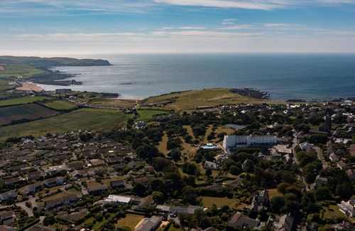 Thurlestone House | Beautiful Coastal House, 10 min walk to the beaches & SW Coast Path