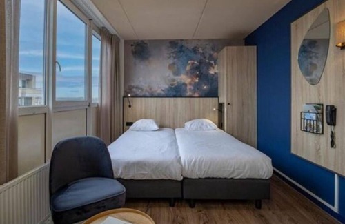 Wijk aan Zee Hotel | Beautiful Coastal Retreat Near Zeeduin & Dunes – Walk to Beach, Ideal Location