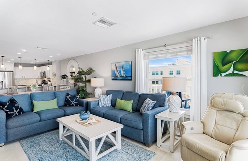 Indian Shores Apartment | Beautiful Coastal Penthouse w/Gulf Views!