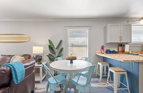 South Pensacola House | Beautiful completely remodeled pool home just minutes from downtown Pensacola