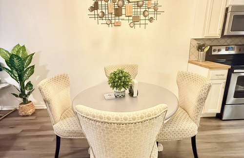St. Nicholas Apartment | Beautiful Condo! Very peaceful and Safe!