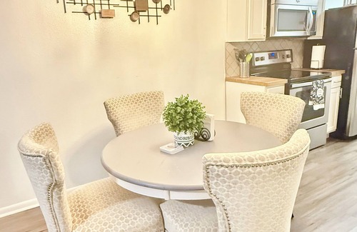 St. Nicholas Apartment | Beautiful Condo! Very peaceful and Safe!
