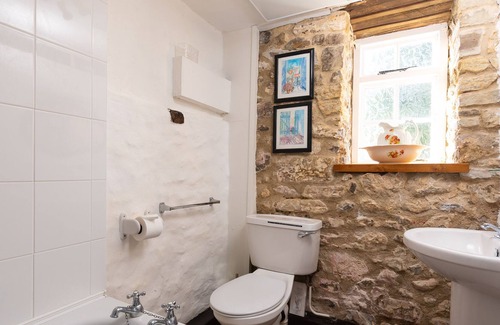 Axminster Cottage | Beautiful country cottage with loads of charm and original features. Sleeps 2 in one double bedroom
