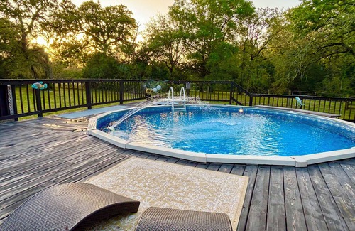 Bellville House | Beautiful country home escape with private pool in Bellville, TX