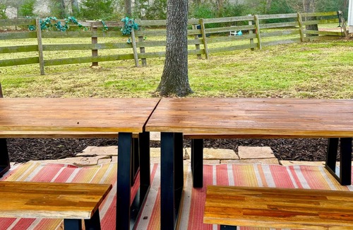 Bellville House | Beautiful country home escape with private pool in Bellville, TX