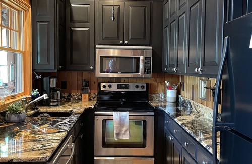 Chimney Rock Cabin | Beautiful cozy Cabin with an amazing view of Chimney Rock