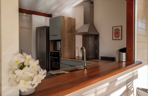 Le Moule Villa | Beautiful creole villa at 150m from the ocean
