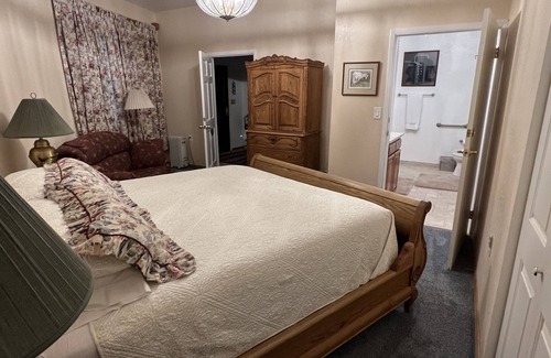 Healy Bed & Breakfast | Beautiful Denali bedroom with king bed, private bath and full, cooked breakfast