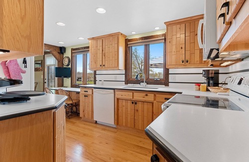 Sturgeon Bay House | Beautiful Door County, Sturgeon Bay Home. Fully stocked