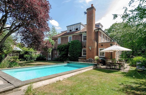 West Hill House | Beautiful Family Home w/Garden & Pool - Wimbledon